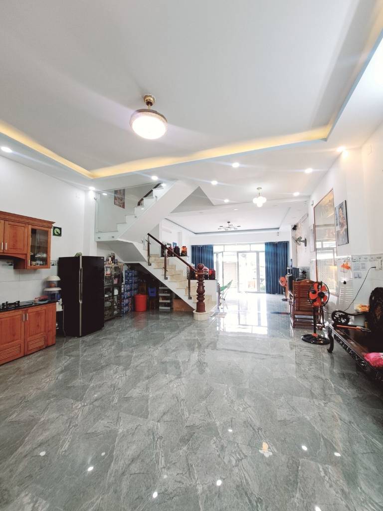 Bán nhà riêng diện tích 4 x 11m đường Âu Dương Lân Quận 8 tiện ích đầy đủ